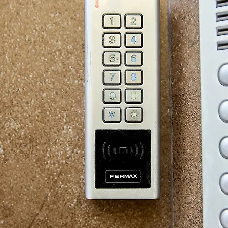 Arts 4 - Private Sunny Terrace & 2 Baths Διαμέρισμα *