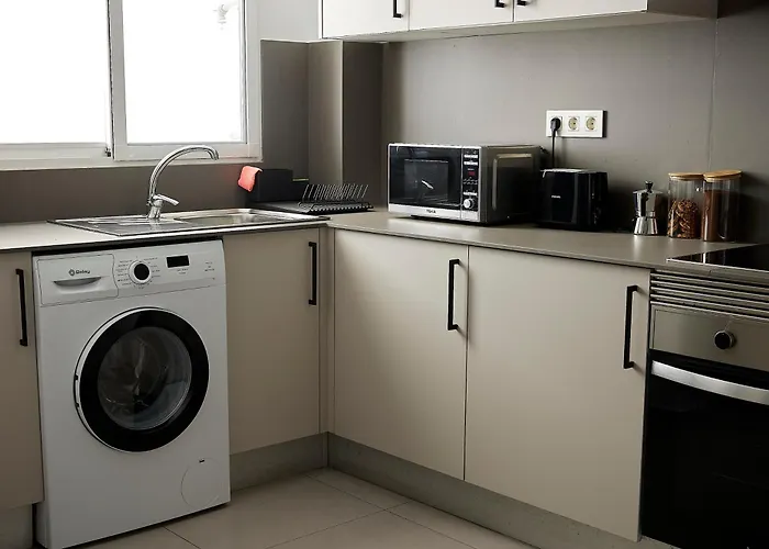 Arts 4 - Private Sunny Terrace & 2 Baths Apartamento