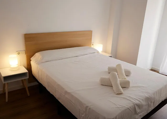 Arts 4 - Private Sunny Terrace & 2 Baths