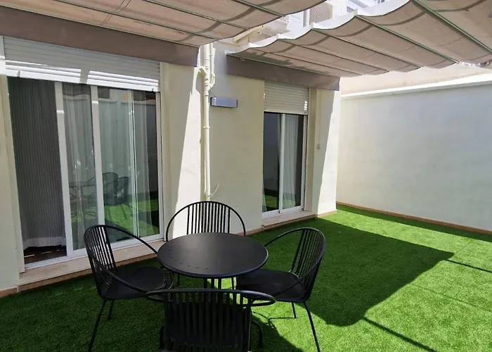 Arts 4 - Private Sunny Terrace & 2 Baths *